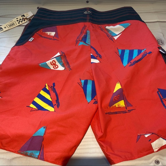 🔥VANS CLASSIC ERA BOARD SHORTS NWT - Picture 4 of 8